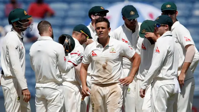 انڈیا کے بلے باز ایک بار پھر آسٹریلوی بالر سٹیون جان اوکیف کی تباہ کن بولنگ کے سامنے بے بس دکھائی دیے