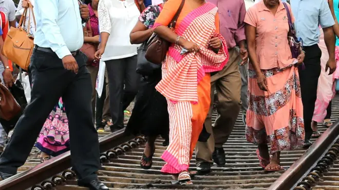 දුම්රිය