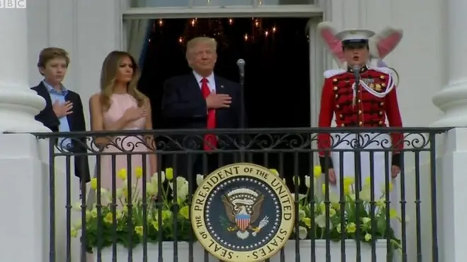 трамп і гімн США