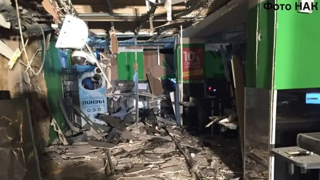 Владимир Путин назвал терактом взрыв в магазине в Санкт-Петербурге.