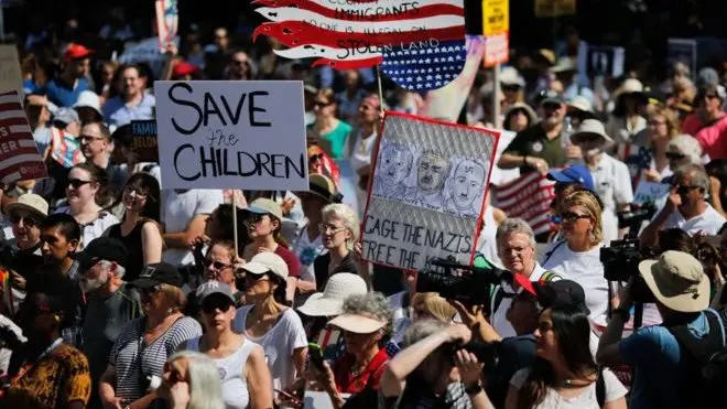 مظاهرات ضد سياسة الرئيس الأمريكي دونالد ترامب في نيويورك اليوم