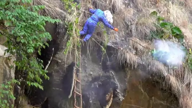 Lovci na med u Nepalu