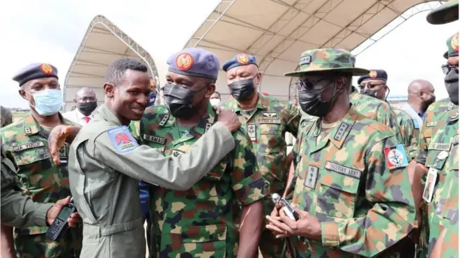 Flight Lieutenant Abayomi Dairo wit Chief of Air Staff, Air Marshal Oladayo Amao