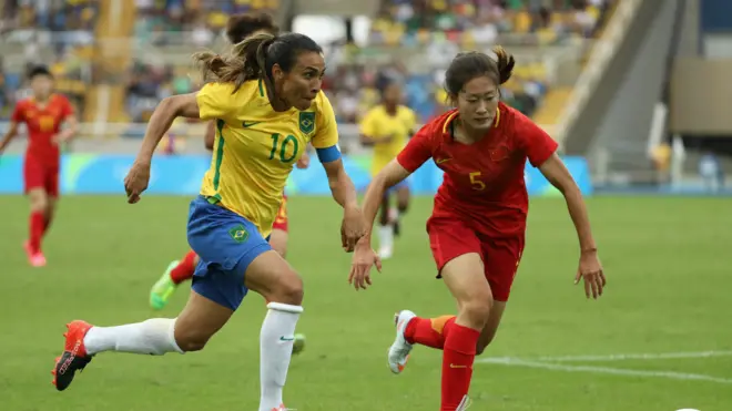 L'équipe de football féminin du Brésil, le pays hôte des JO, a largement dominé la Chine, 3-0.