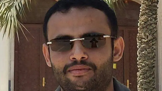 المشاط صغير السن نسبيا