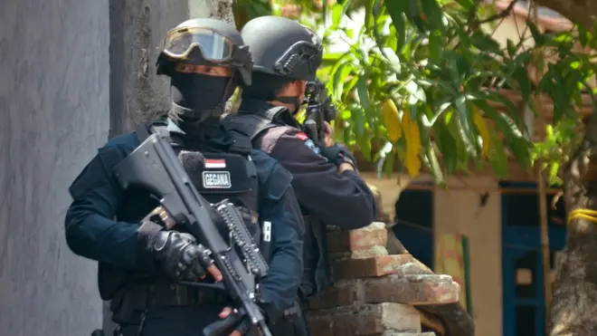 ที่ผ่านมาอินโดนีเซียตกเป็นเป้าโจมตีของกลุ่มก่อการร้ายที่เกี่ยวข้องกับไอเอสหลายครั้ง