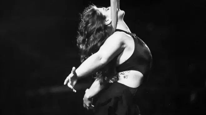 Jennifer Bricker en una de sus actuaciones.