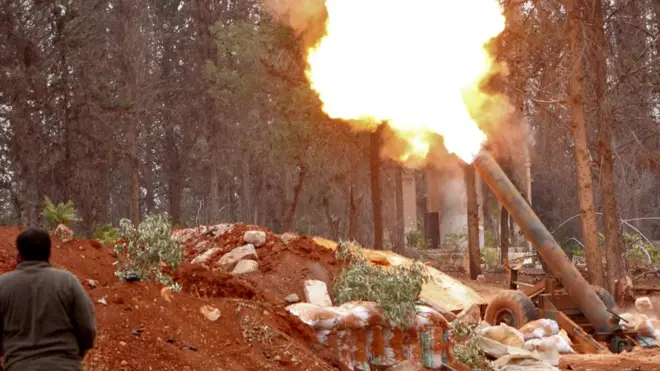 تحاول المعارضة فك الحصار عن مناطقها في حلب