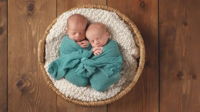 Los casos de mellizos concebidos con días de diferencia no son comunes.