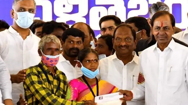 దళిత బంధు స్కీమ్ లబ్ధిదారులతో సీఎం కేసీఆర్