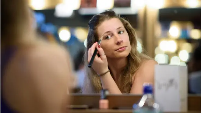 من دون ماكياج... أحلى؟