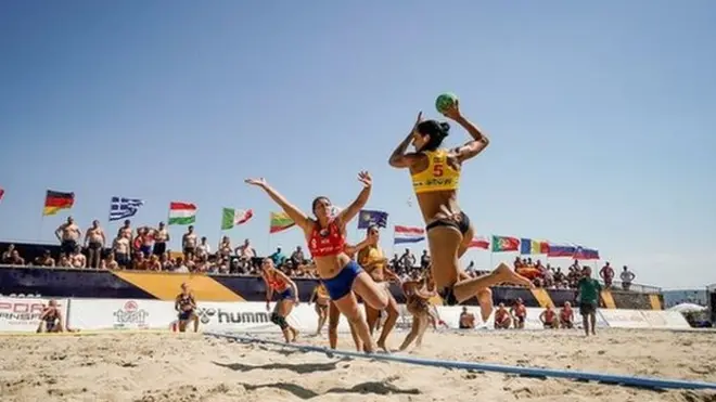 Норвезьких гандболісток оштрафували за вихід на гру в шортах, а не бікіні