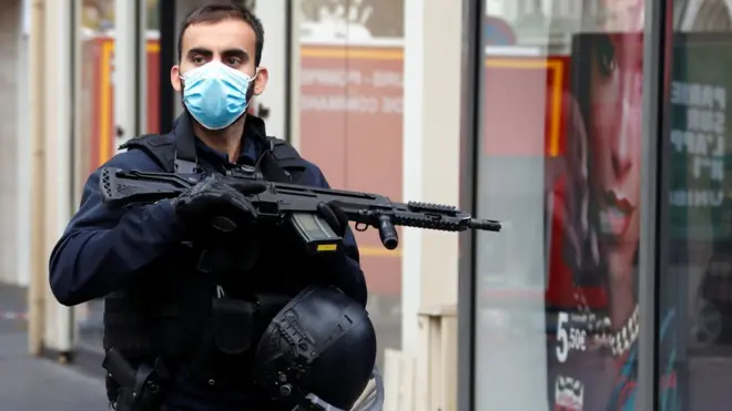 La zona del ataque fue inmediatamente acordonada por las autoridades.