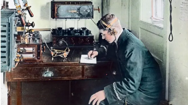 Tak vыglяdela radiorubka na "Titanike"