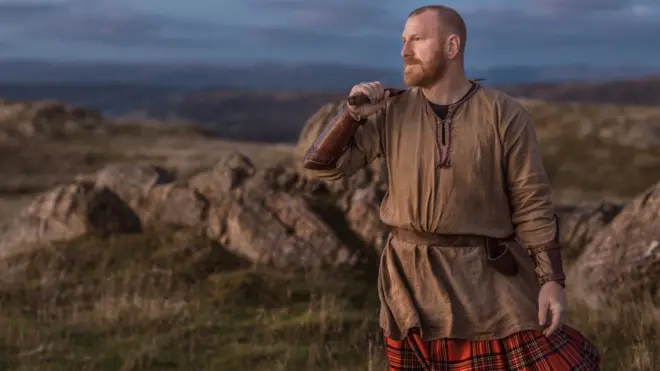 Может быть, и Александр II, точно рыжий и точно в Шотландии.