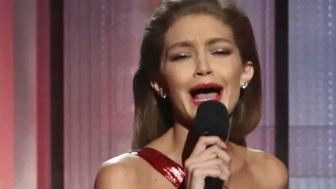 "Saya cinta suami saya, Barack Obama," kata Gigi menirukan Melania Trump.