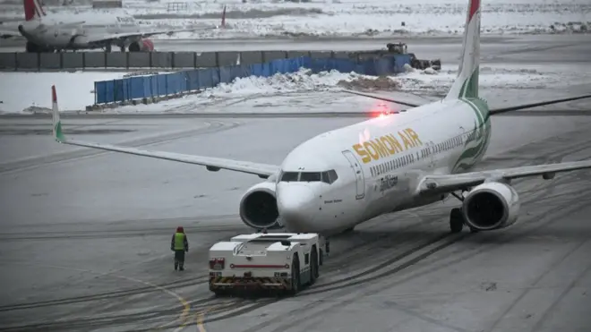 Самолеты таджикской Somon Air вернутся в аэропорты Красноярска и Уфы