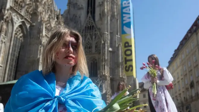 Акція протесту проти війни біля собору Святого Стефана у Відні