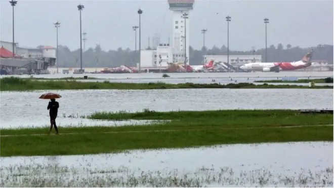 kochi လေဆိပ် ရေမြုပ်နေလို့ ယာယီ ပိတ်ထားရ