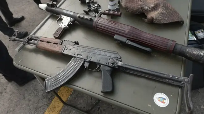 ጠመንጃና ላውንቸር