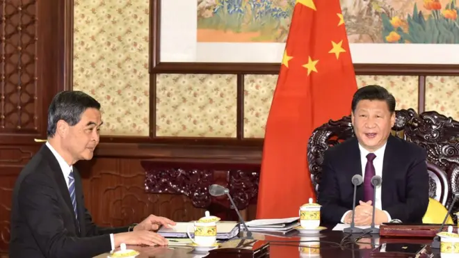 2016年12月23日，梁振英在北京向習近平述職。