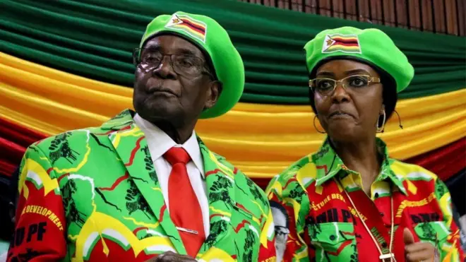 Mugabe fue destituido de su cargo de líder del Zanu-Pf y su esposa, Grace, expulsada de la organización.