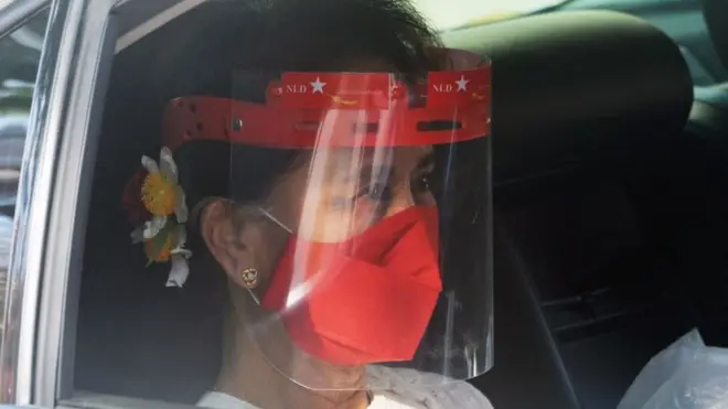 ဒေါ်အောင်ဆန်းစုကြည်