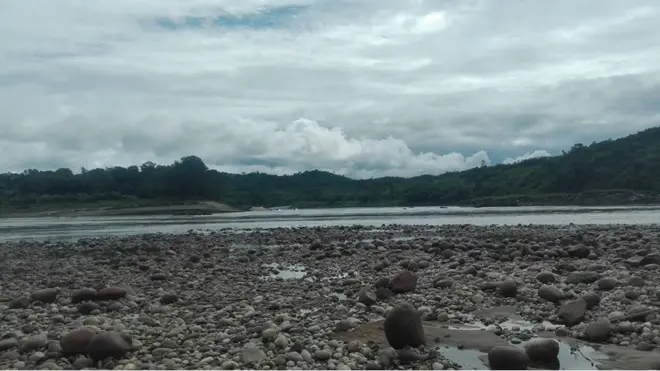 ဧရာဝတီ မြစ်ကြောင်း တစ်လျှောက်က မြစ်ကို မှီခို နေထိုင် ကြတဲ့ ပြည်သူ တွေရဲ့ အသံတွေလည်း သုံးသပ်ချင် ထဲမှာ ပါဖို့ သင့်တယ်လို့ ဦးဝင်းမျိုးသူက ပြော