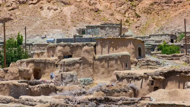 قرية ماخونيك الإيرانية