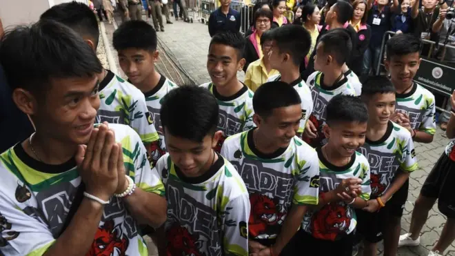 Хлопці на прес-конференції