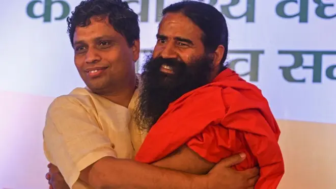 रामदेव बाबाः सतत वादात सापडूनही पतंजलीचा व्यवसाय जोमात