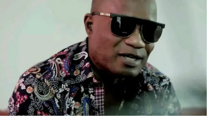 Certaines personnes ont appelé au boycott du concert du chanteur et ont souhaité que Koffi Olomidé soit arrêté.