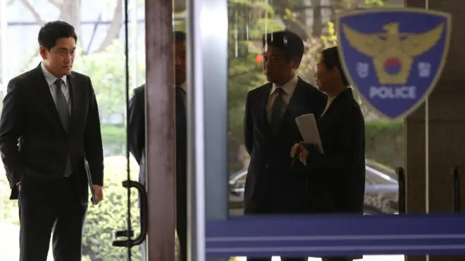 바른미래당 의원들이 더불어민주당 당원의 '댓글 조작' 수사와 관련해 16일 서울지방경찰청을 항의 방문했다