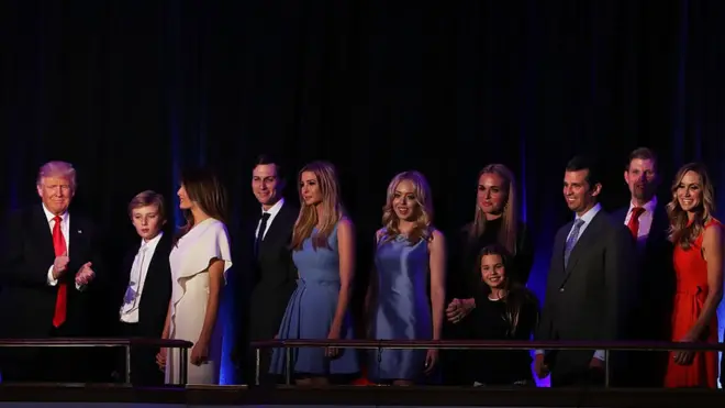 La familia de Trump, sobre el escenario.