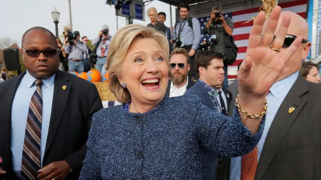 Клинтон в ходе своего визита в штат Айова не стала говорить о переписке