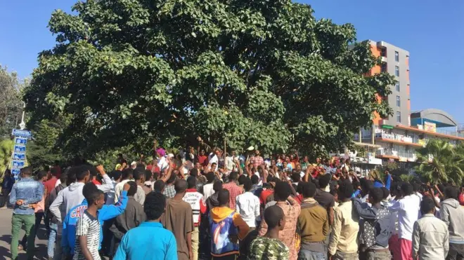 Hiriira mormii magaalaa Adaamaa har'aan 2 ajjeefaman, konkolaataan 15 gubate