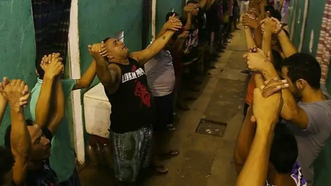 Правозащитники часто называют бразильские тюрьмы переполненными