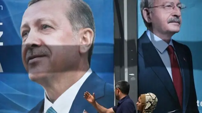 صورة تظهر لوحات للمرشحين للانتخابات الرئاسية التركية
