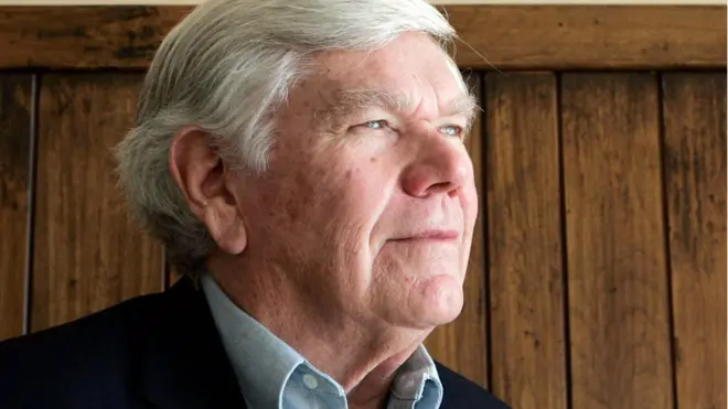 จอห์น คอร์โคแรน เก็บงำความลับเรื่องที่ตัวเองอ่านหนังสือไม่ออกเขียนไม่ได้มากว่าครึ่งชีวิต