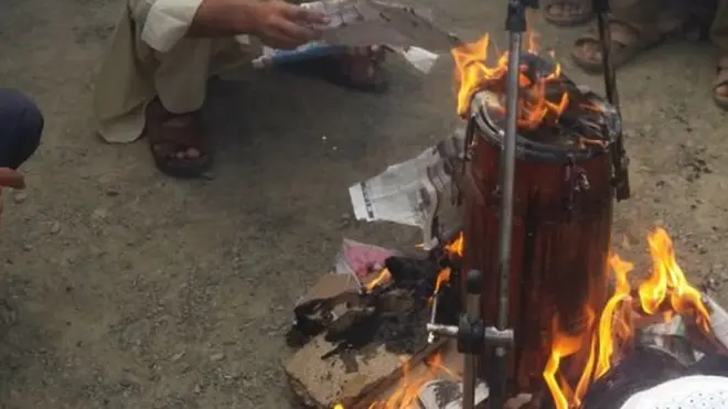 اس کارروائی میں دارالعلوم صدیقیہ خانقاہ بنوریہ کے سجادہ نشین کو پولیٹیکل انتظامیہ کی معاونت حاصل تھی