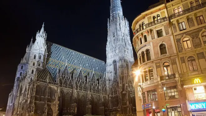 "Austria de alguna manera es como Italia, un país que funciona bien a pesar del gobierno, no gracias al gobierno", dice Gustav Gressel, analista político del Consejo Europeo de Relaciones Exteriores.