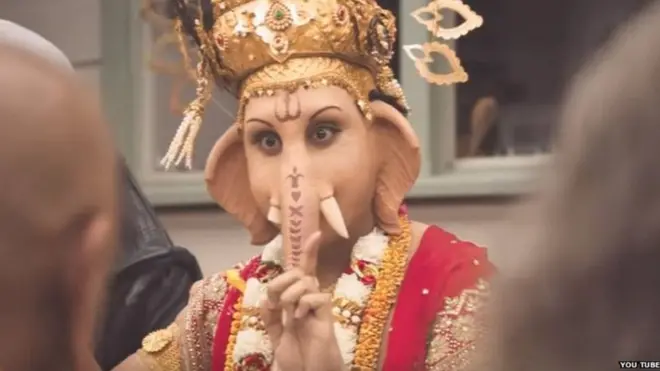 જાહેરાતમાં ગણપતિની તસવીર