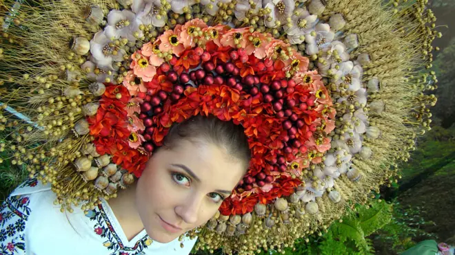 Дизайнерка Христина Кутиголова демонструє авторський етнопроект