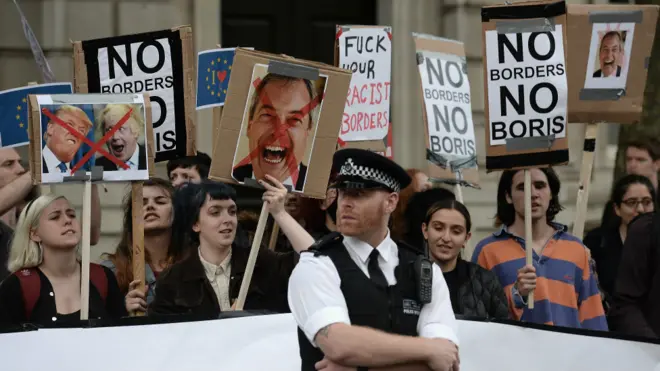 යුරෝපා හවුලින් ඉවත් වීමට ගත් තීන්දුවට එරෙහි තරුණ විරෝධය