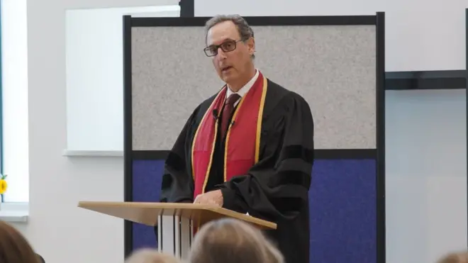 Rev Daniel Kanter preaches about abortion access at First Unitarian Church of Dallas in Texas