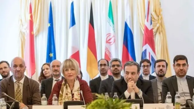 عراقچی و اشمید