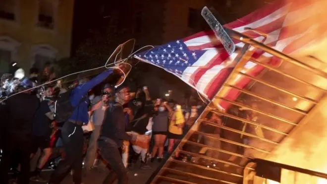 خشونت نژادی