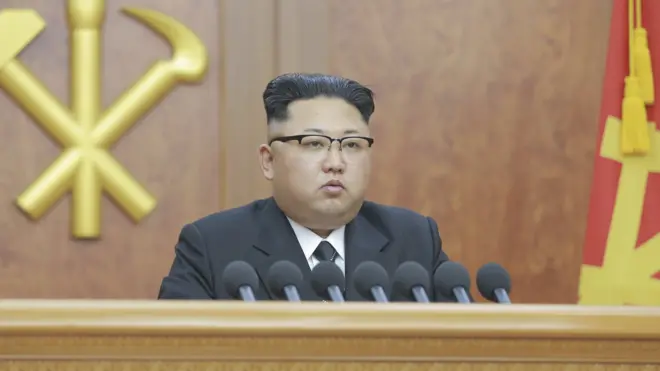 金正恩发表新年贺词（朝中社2017年1月1日发放图片）