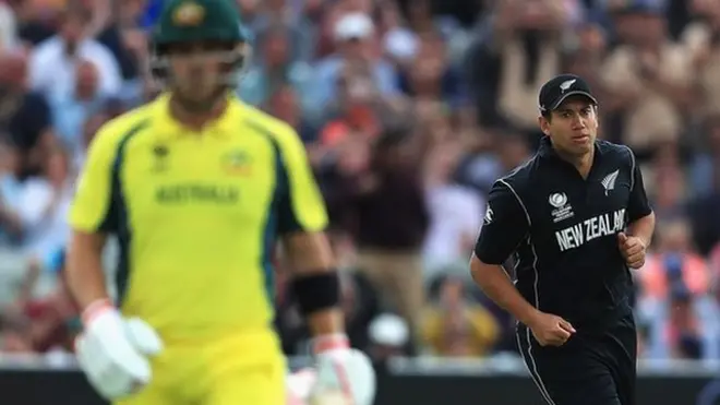 235 رنز کے تعاقب میں 35 رنز کے سکور پر آسٹریلیا کی دو وکٹیں گر گئیں