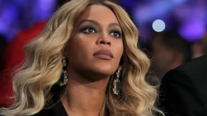 ساهم الكثير من الفنانين بجهود مختلفة لمساعدة ضحايا الأعاصير